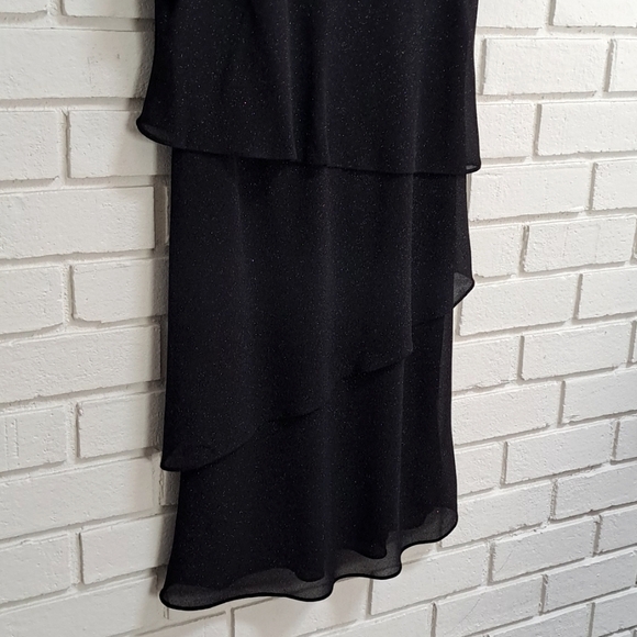 R & M Richard's Formal Black Silver Speckle Ruffled Midi Dress. Size 6P NWOT - Picture 5 of 9